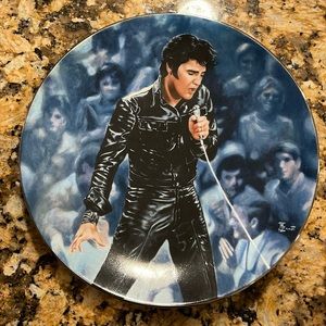 Vintage Elvis Presley Collectible Plate 1990